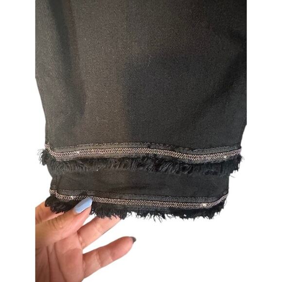 Chico's Black Slimming Girlfriend Slim Leg Cropped Fringe Denim Jeans Women Sz 6 - Picture 4 of 11